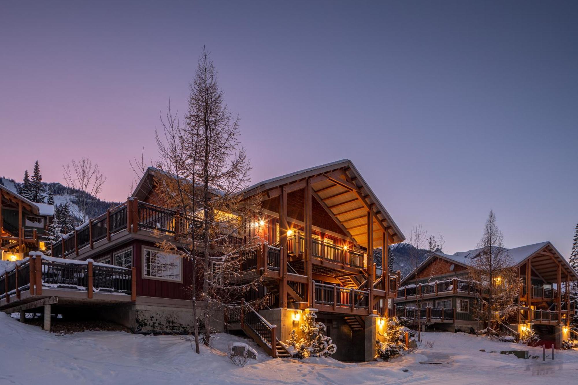 Lush Mountain Accommodations Голдън Екстериор снимка